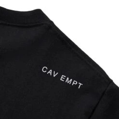 DIZZY UNDER THE GRID T -Bodega cavemptDIZZYUNDERTHEGRIDTBLACKSCES22T15 4