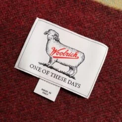 THE BLANKET -Bodega oneofthesedaysTHEBLANKETBLUEBROWNOSOOTDWRSS23 B1 6